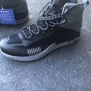Underarmor men’s boots size 11.5 brand new!